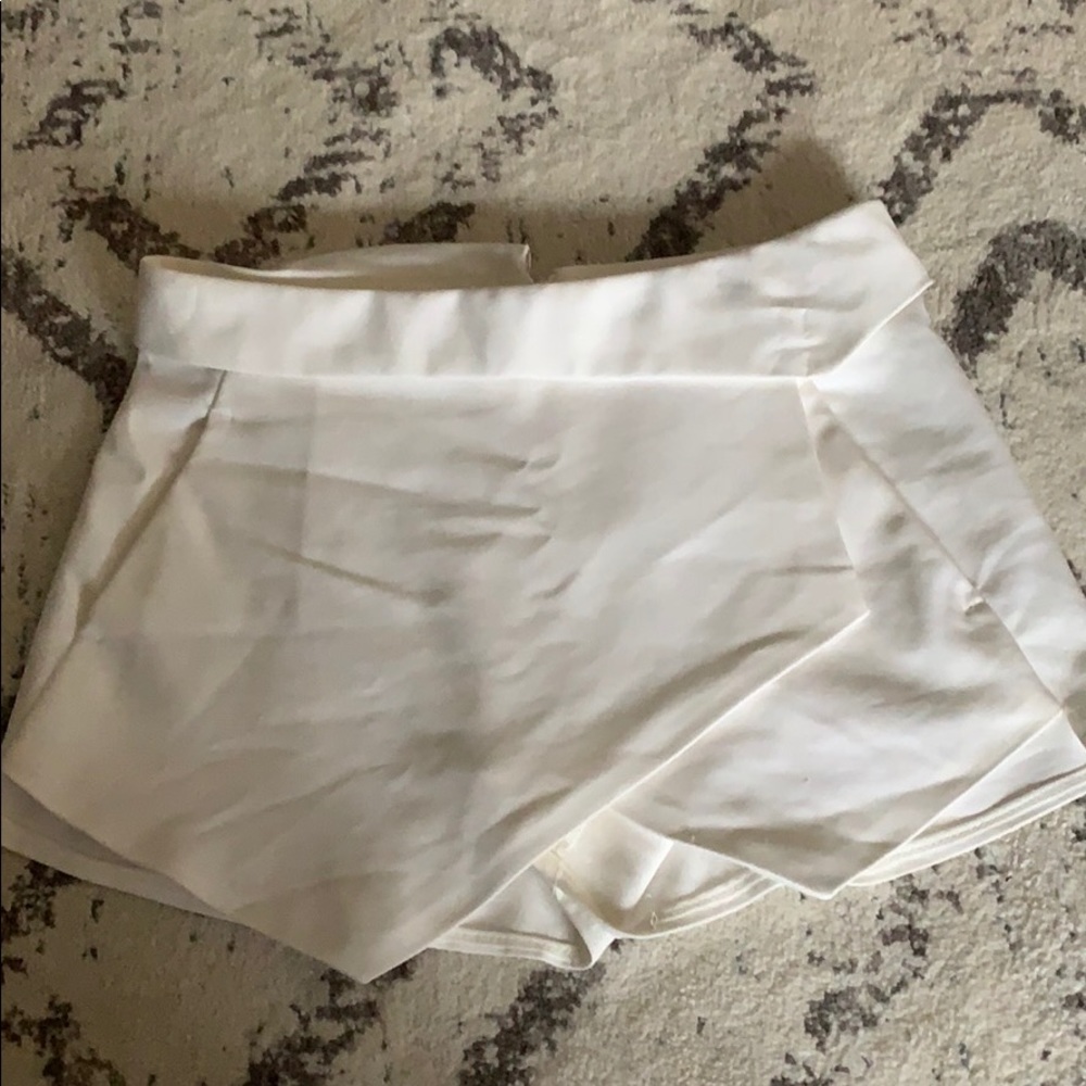 Zara basic white napkin skort